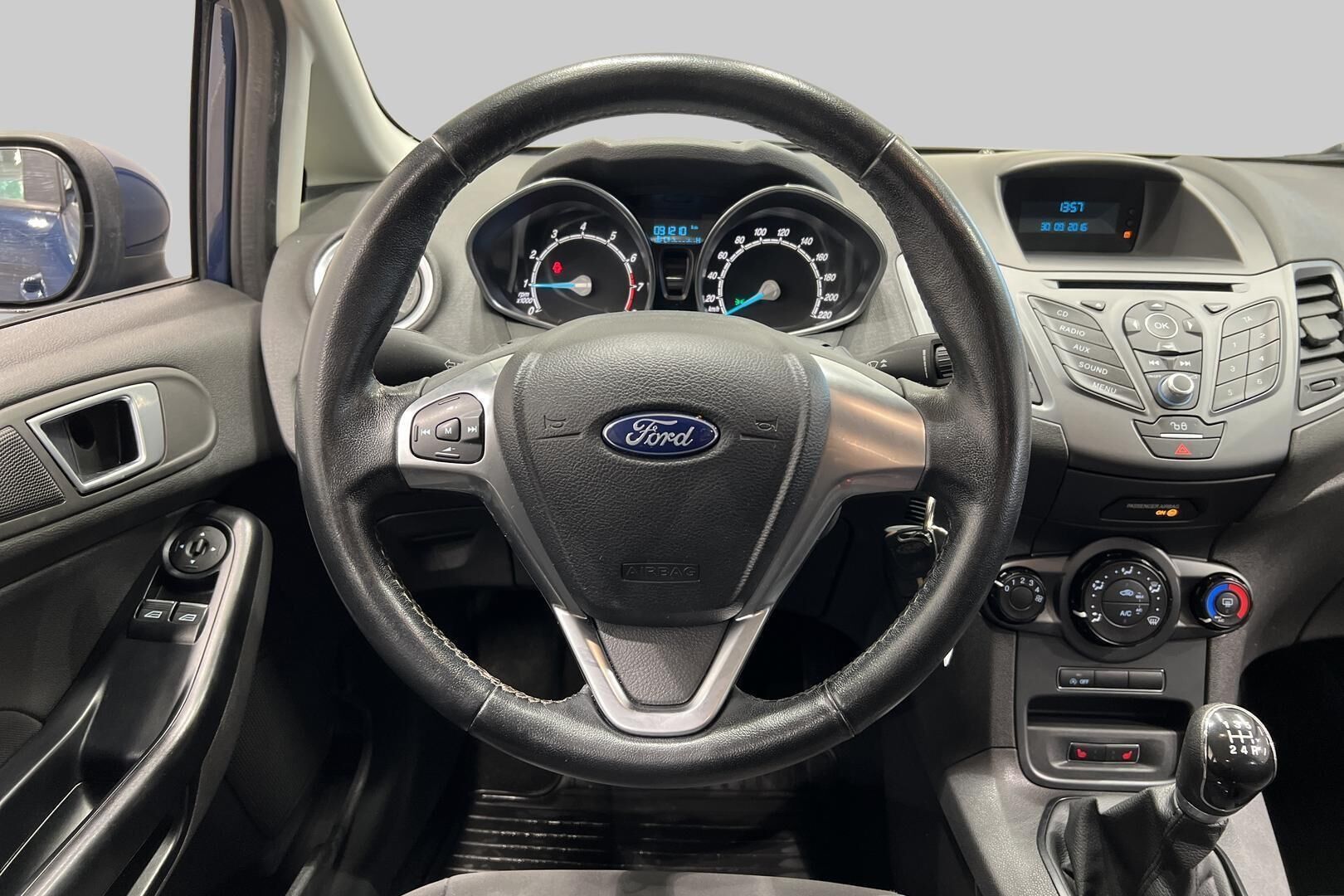 Ford Fiesta iso kuva 21