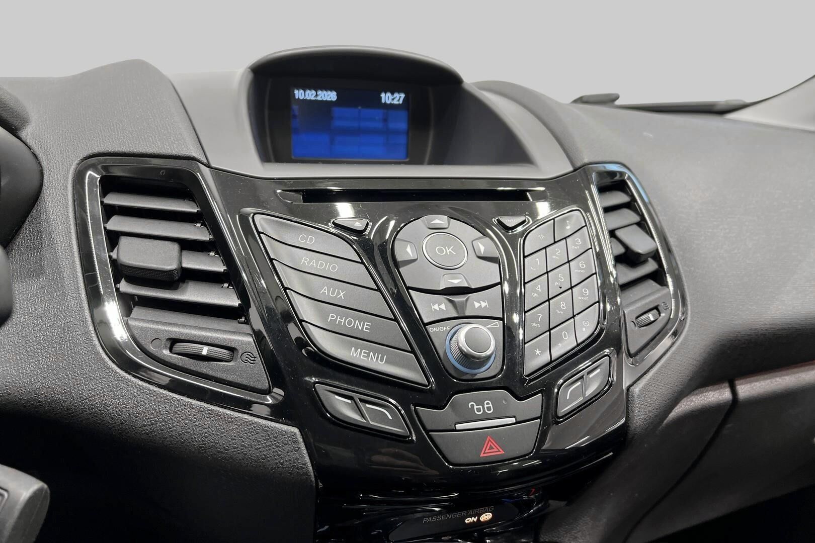 Ford Fiesta iso kuva 14