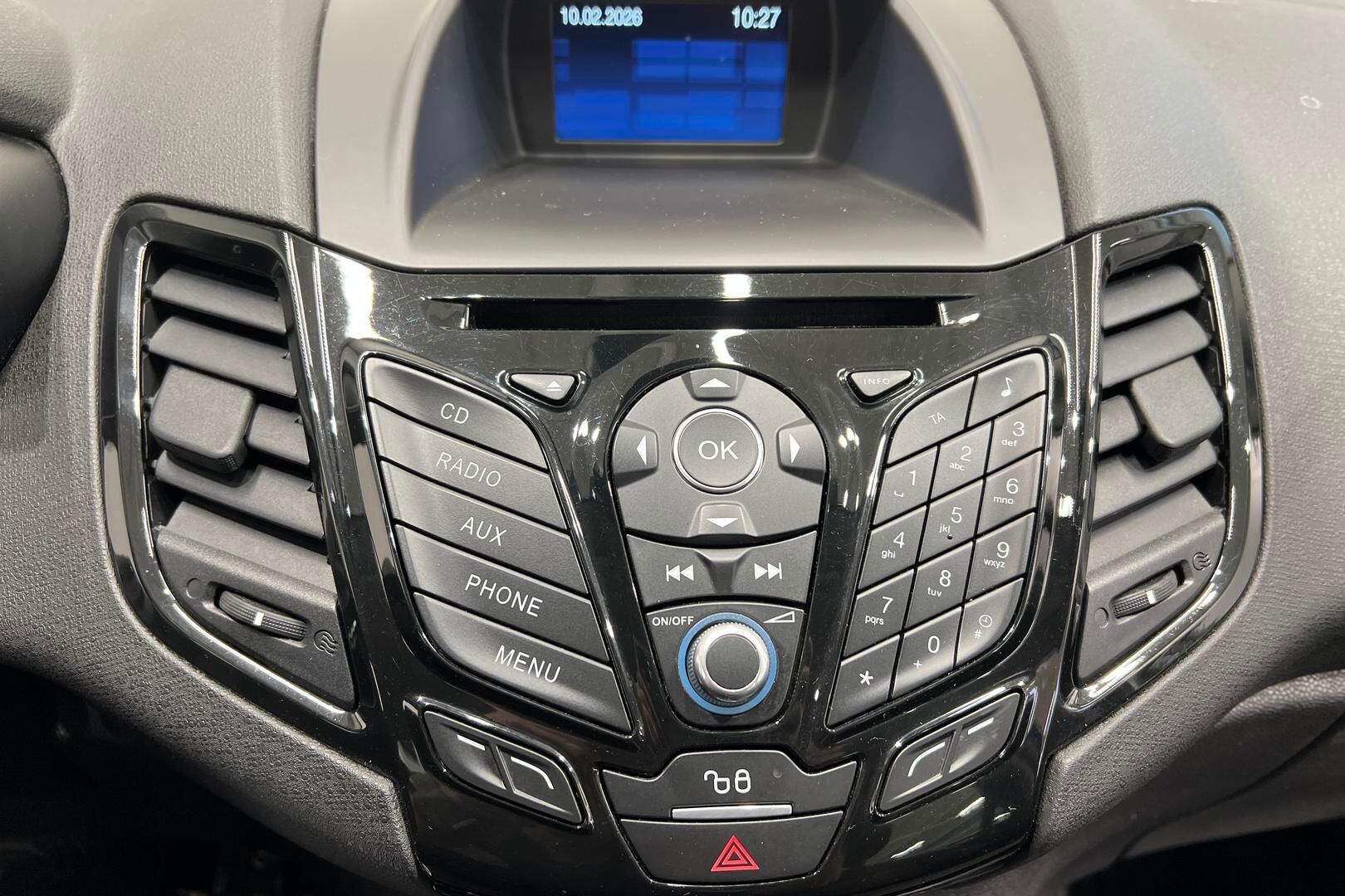 Ford Fiesta iso kuva 15