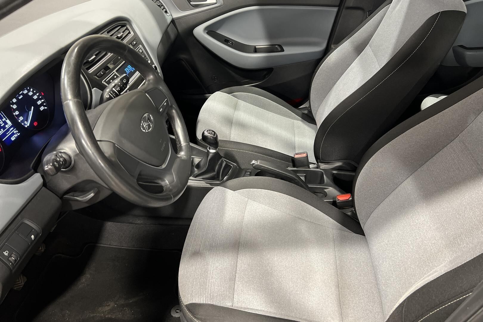 Hyundai i20 5d iso kuva 9