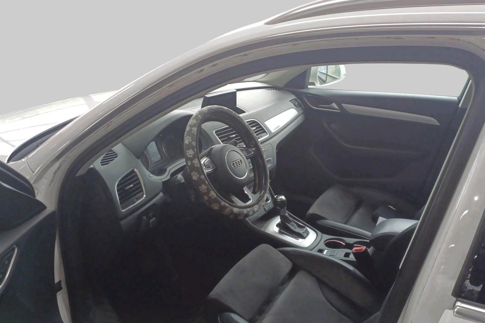 Audi Q3 iso kuva 2