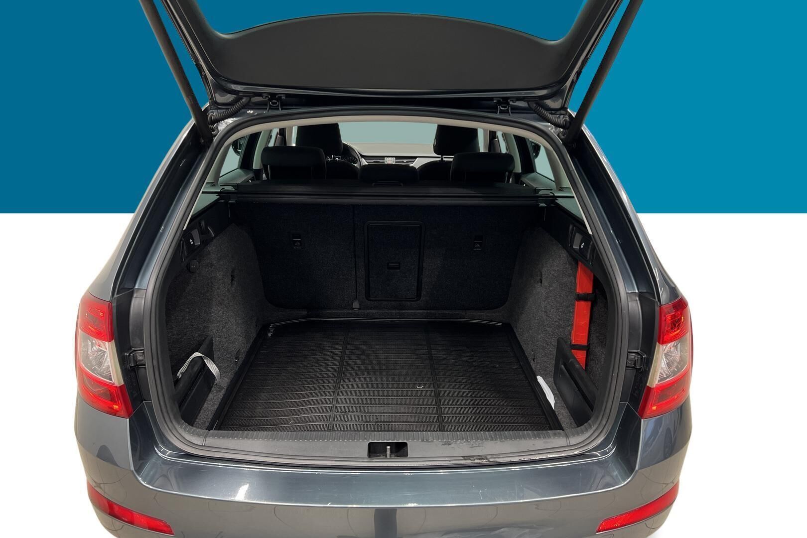 Skoda Octavia iso kuva 11