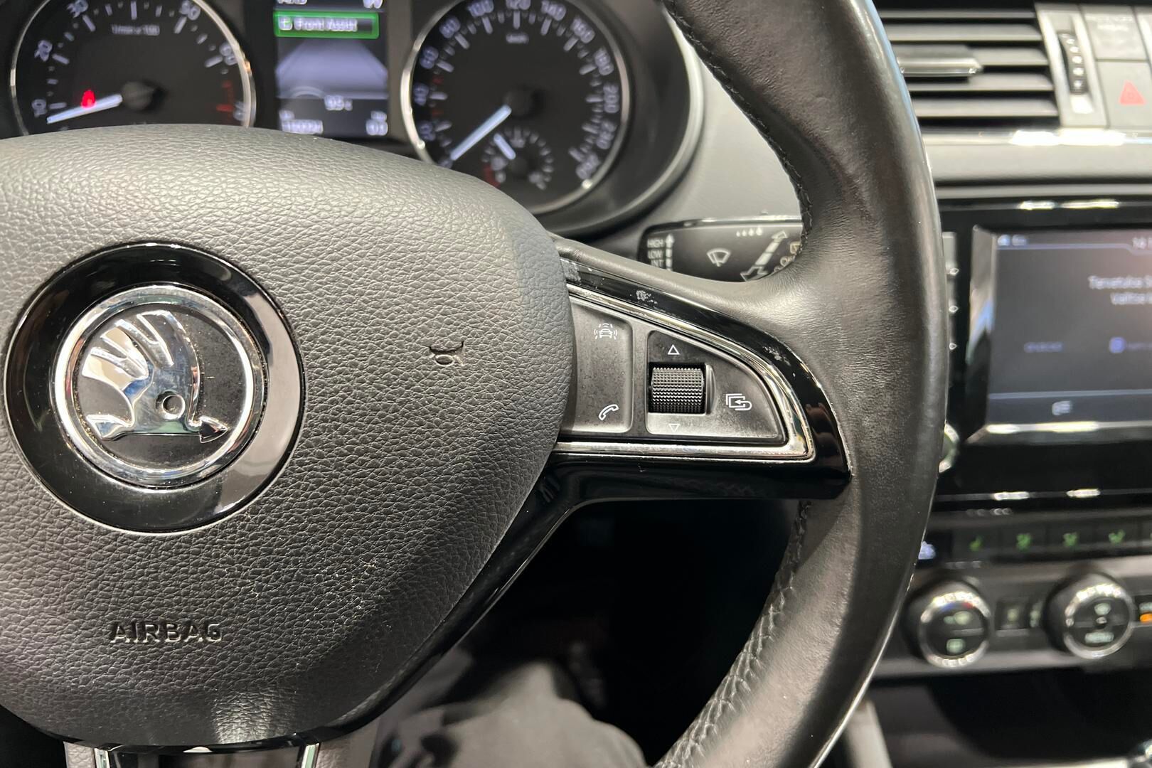 Skoda Octavia iso kuva 20