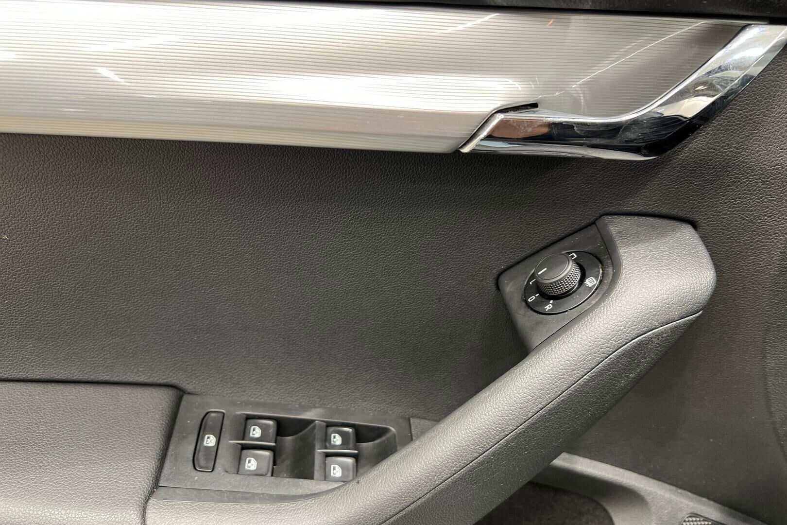 Skoda Octavia iso kuva 23