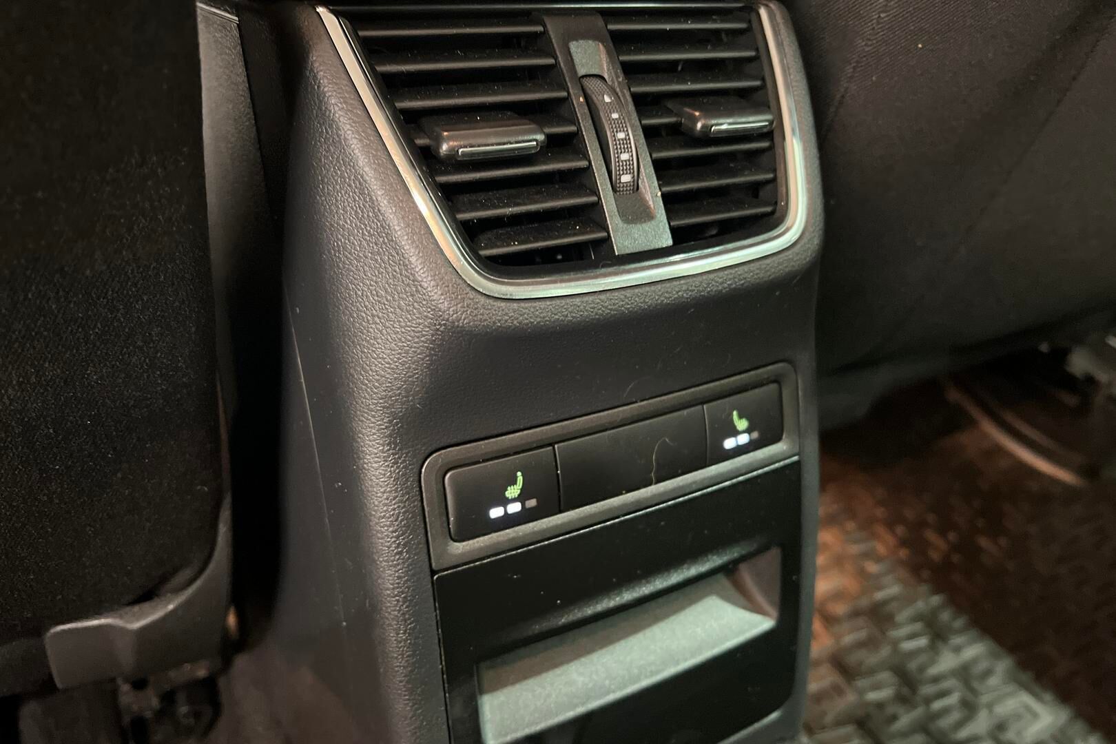 Skoda Octavia iso kuva 24