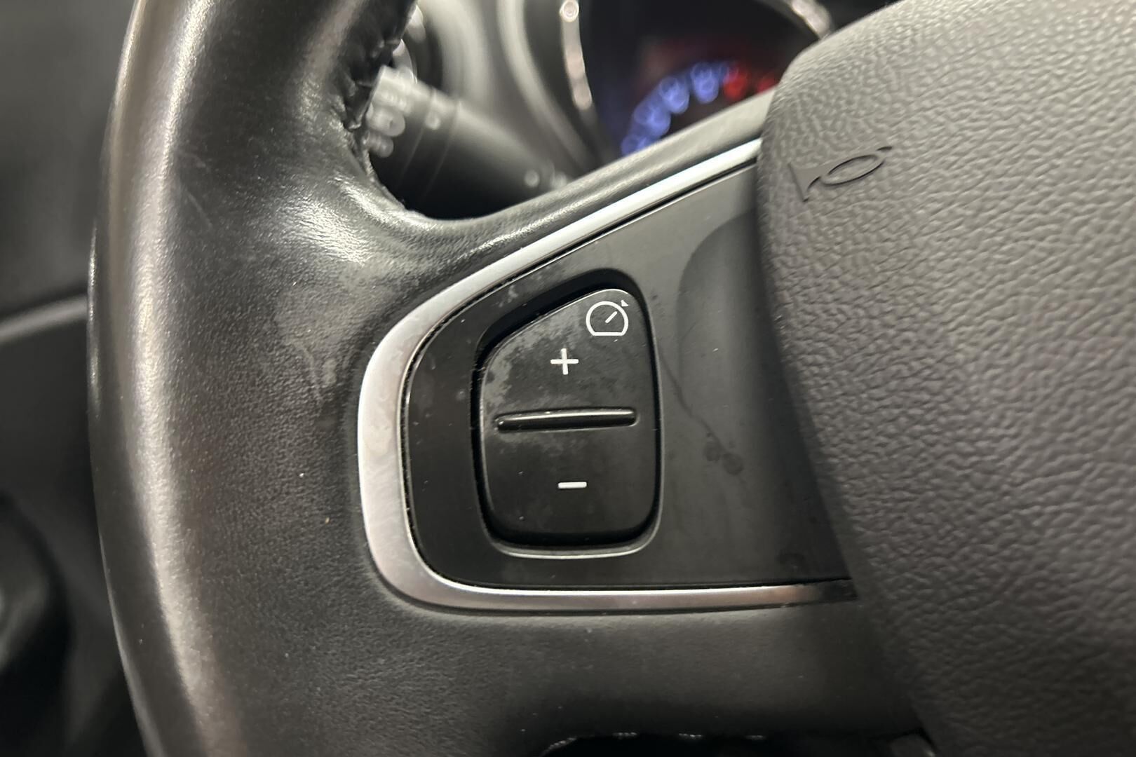 Renault Captur iso kuva 21