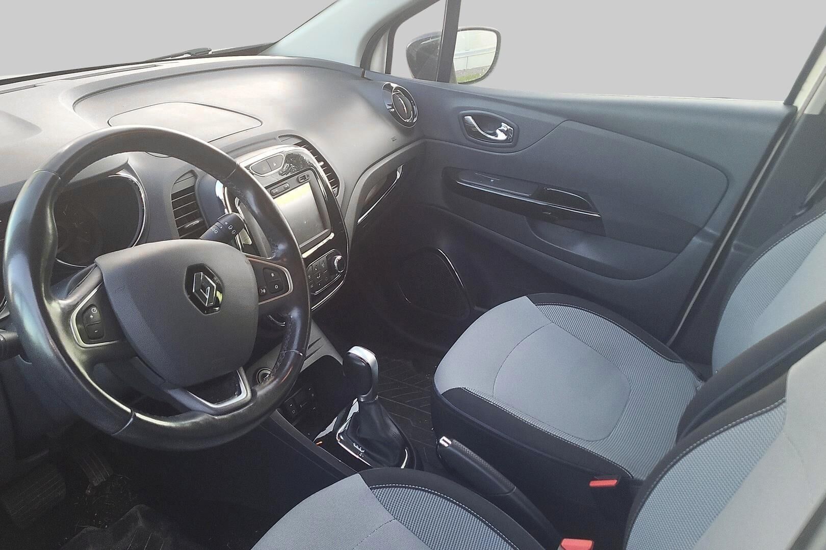 Renault Captur iso kuva 2