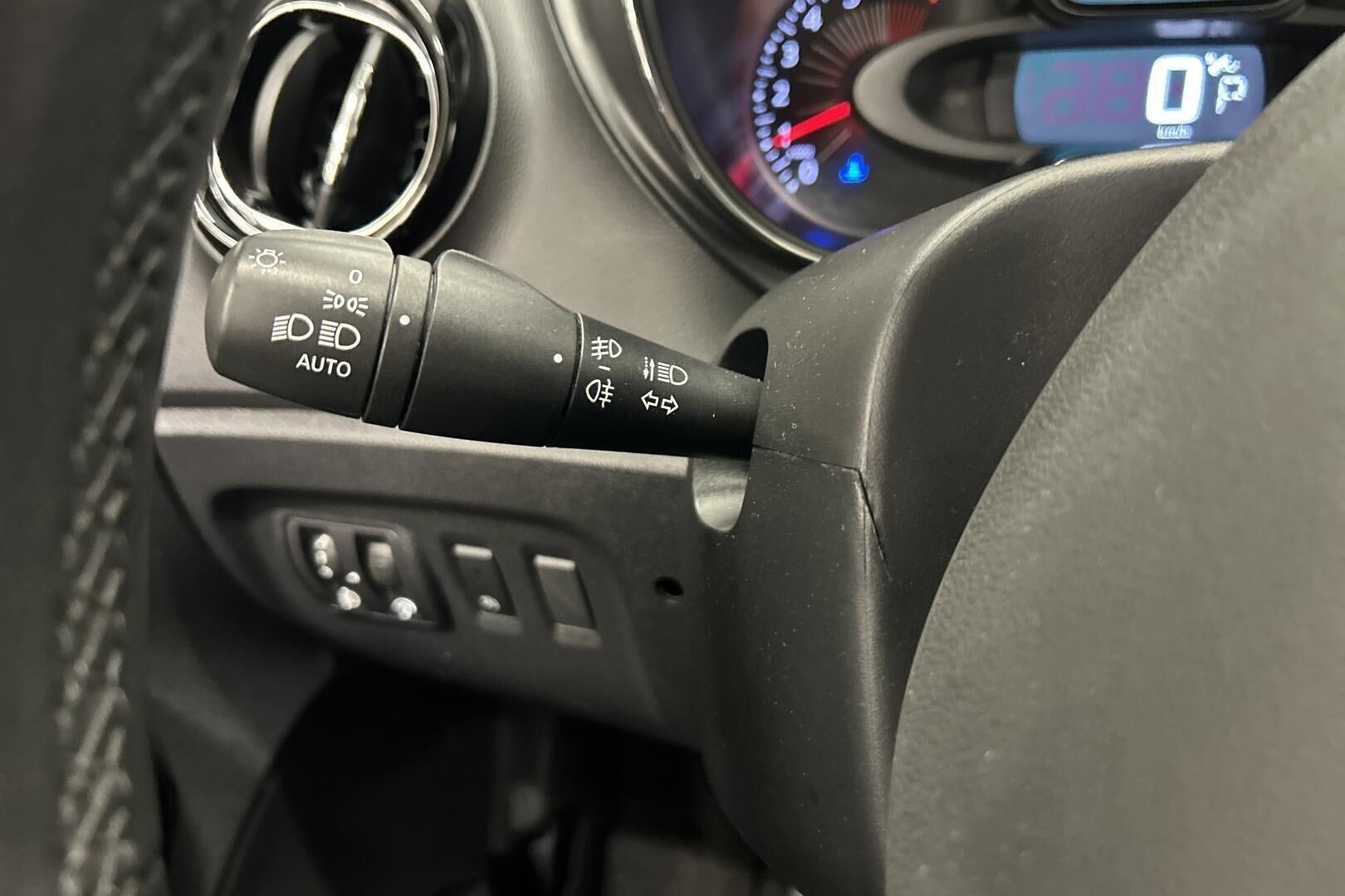 Renault Captur iso kuva 25