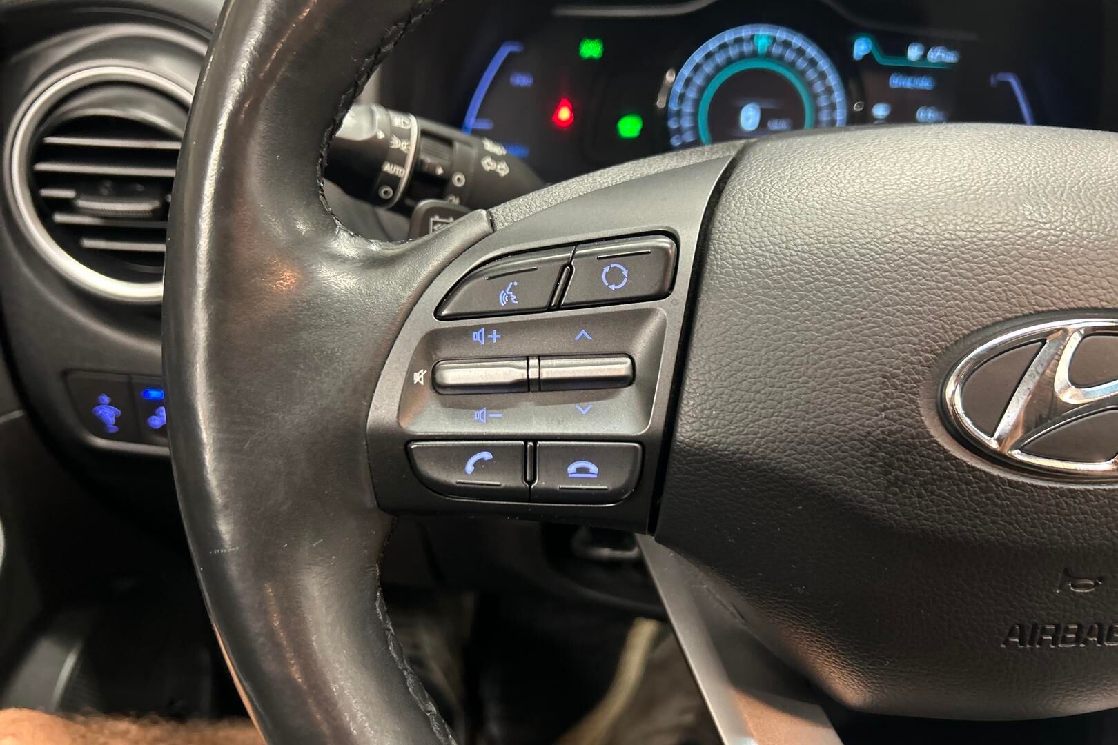 Hyundai KONA iso kuva 19