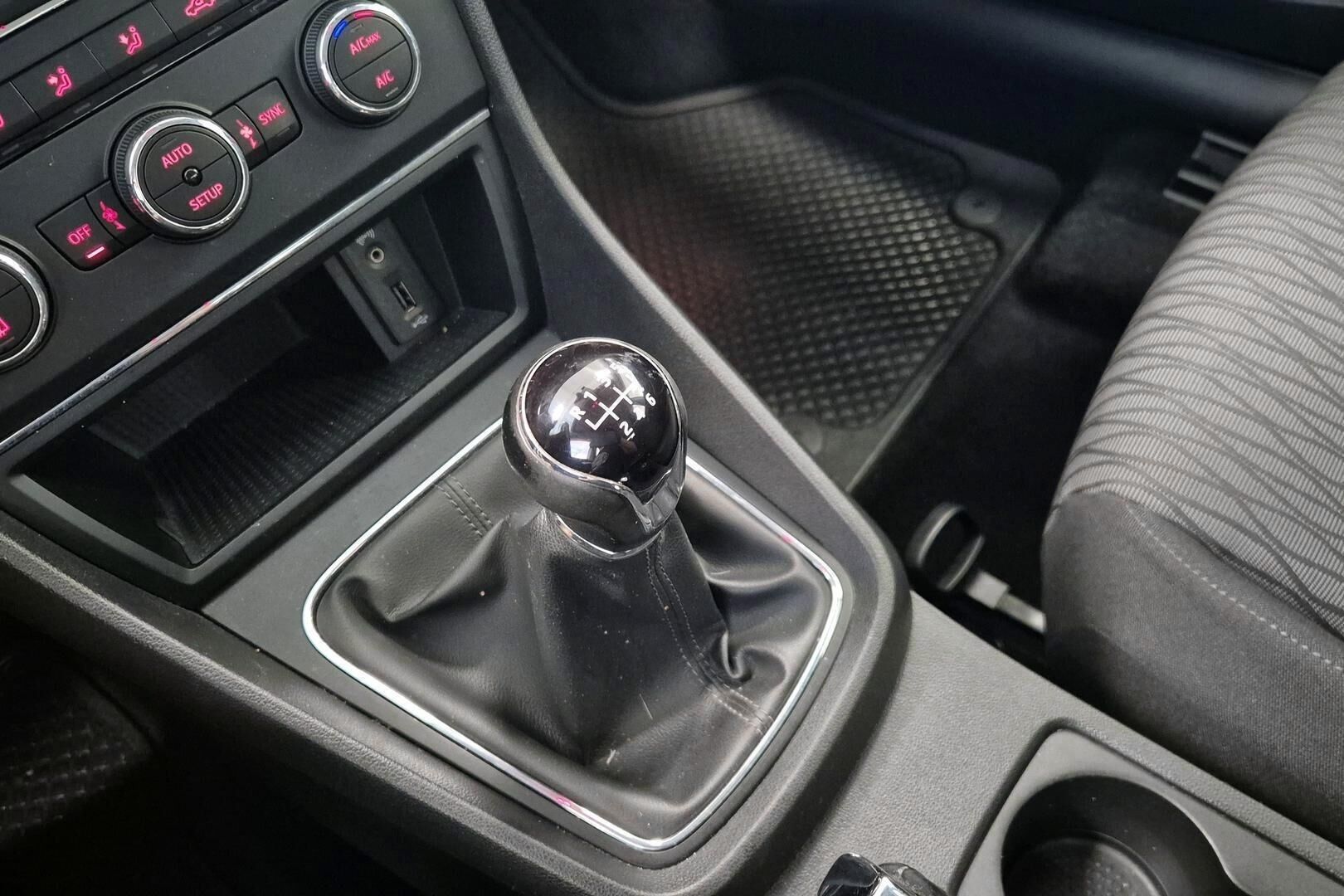 Seat Leon ST iso kuva 21
