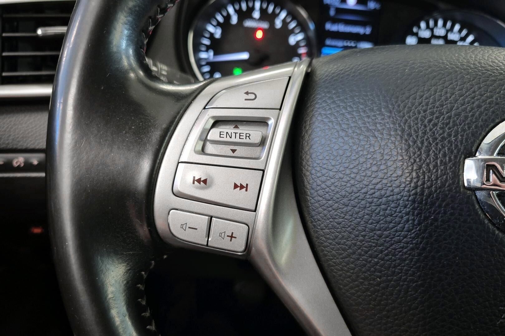 Nissan Qashqai iso kuva 16