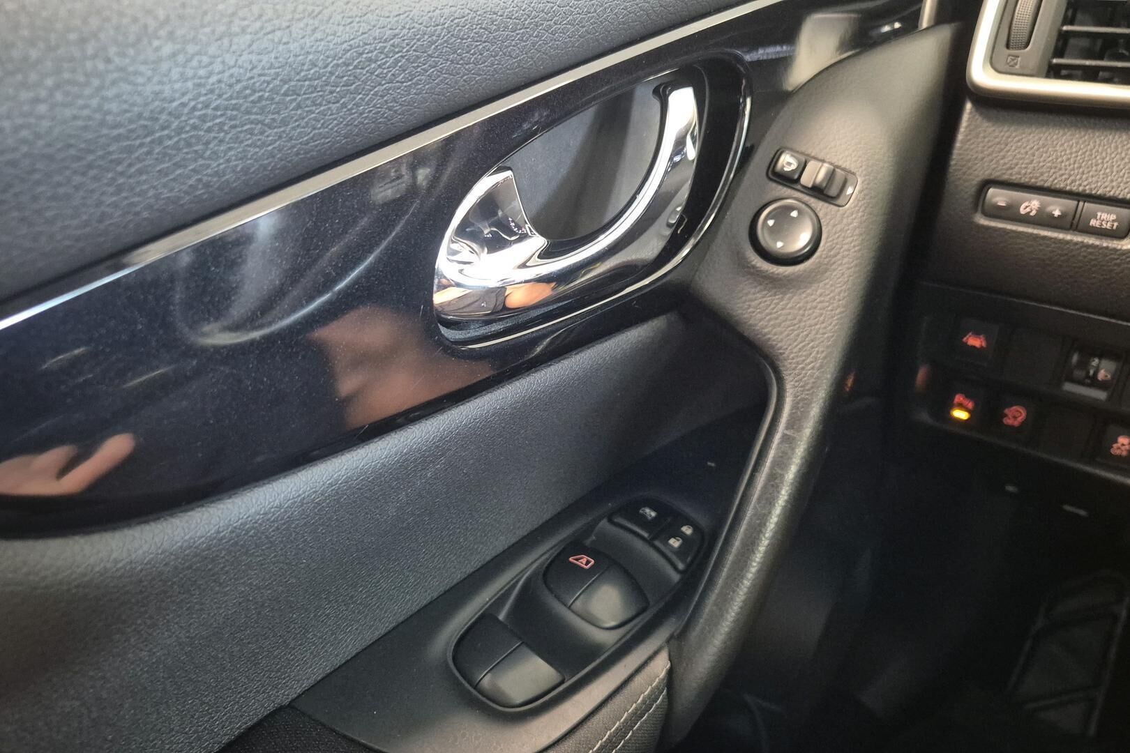 Nissan Qashqai iso kuva 17