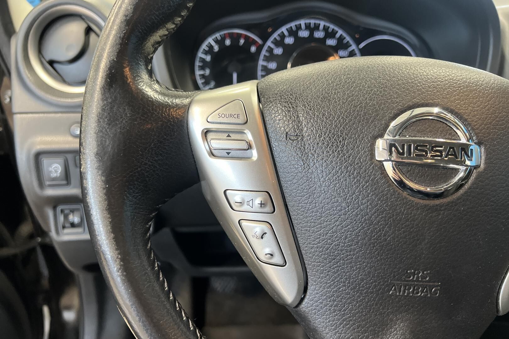 Nissan Note iso kuva 18