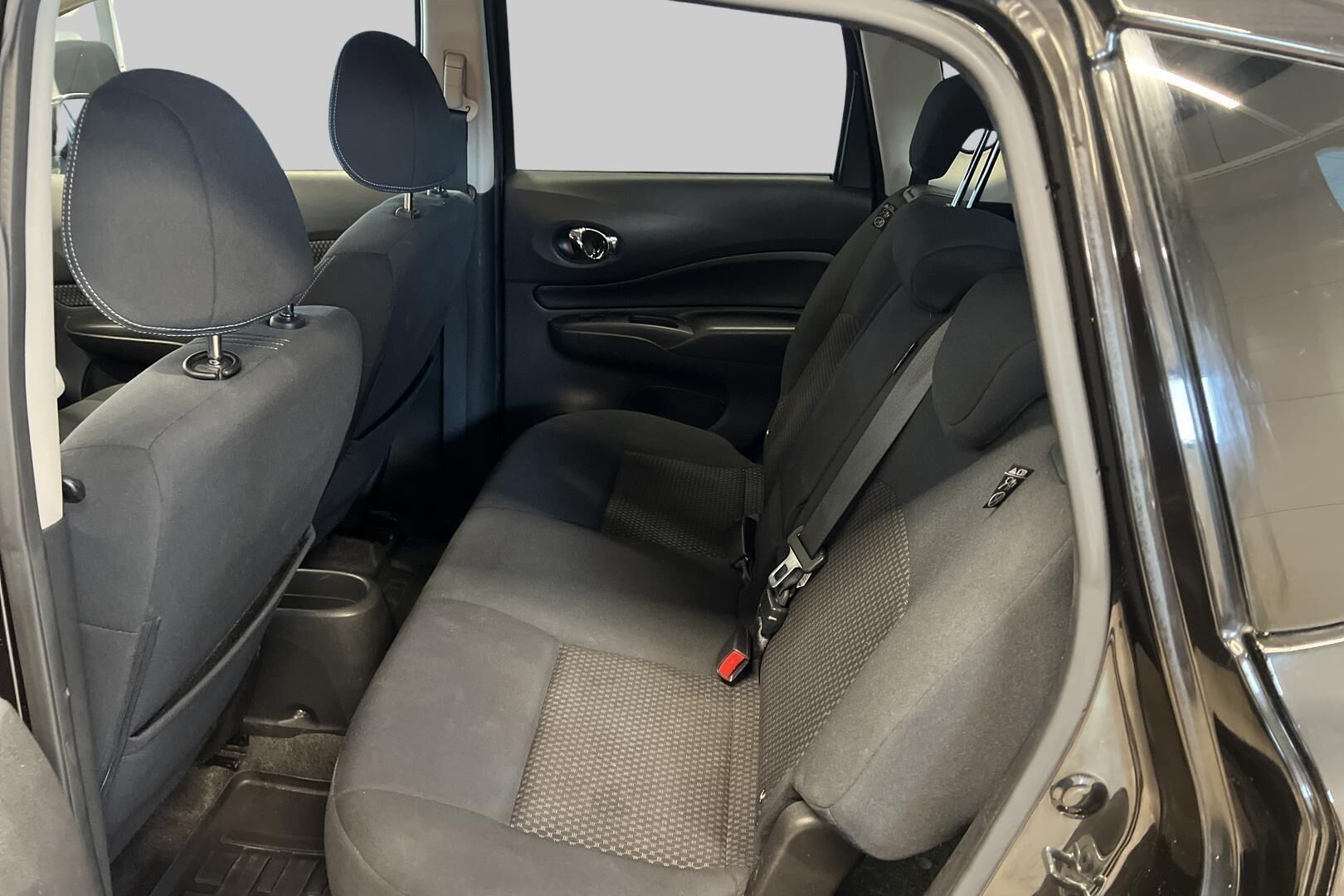 Nissan Note iso kuva 9