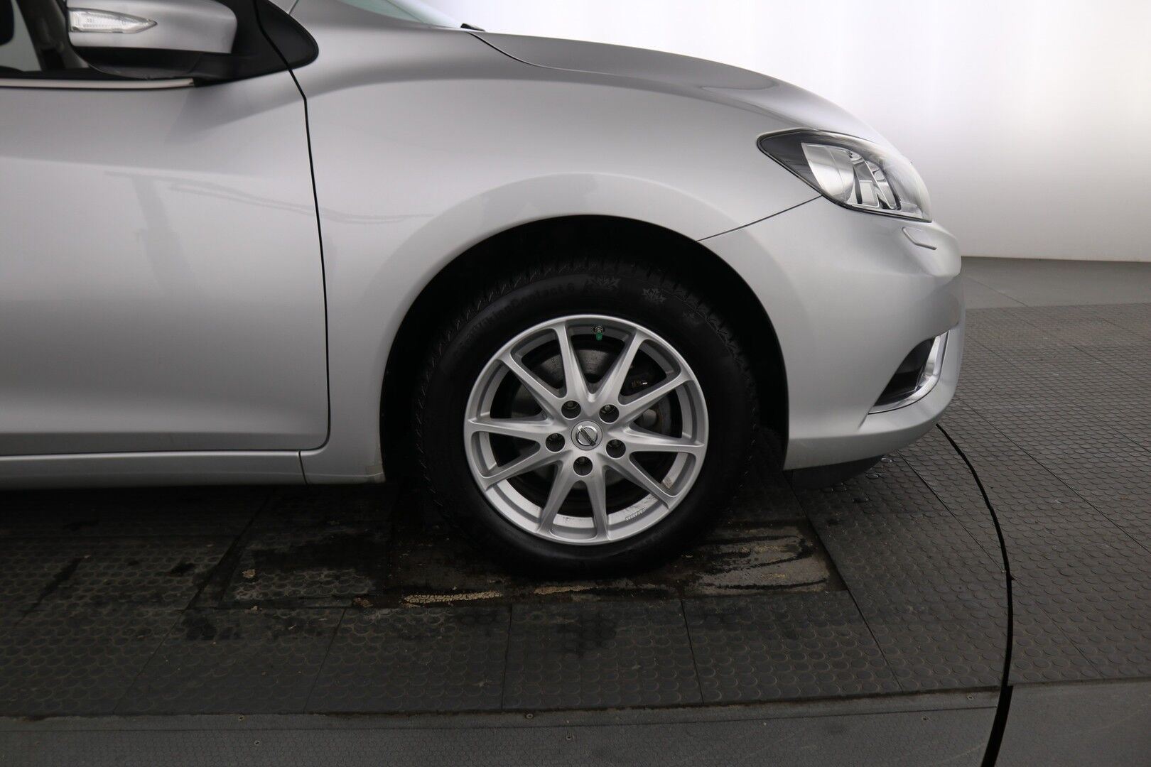 Nissan Pulsar iso kuva 10