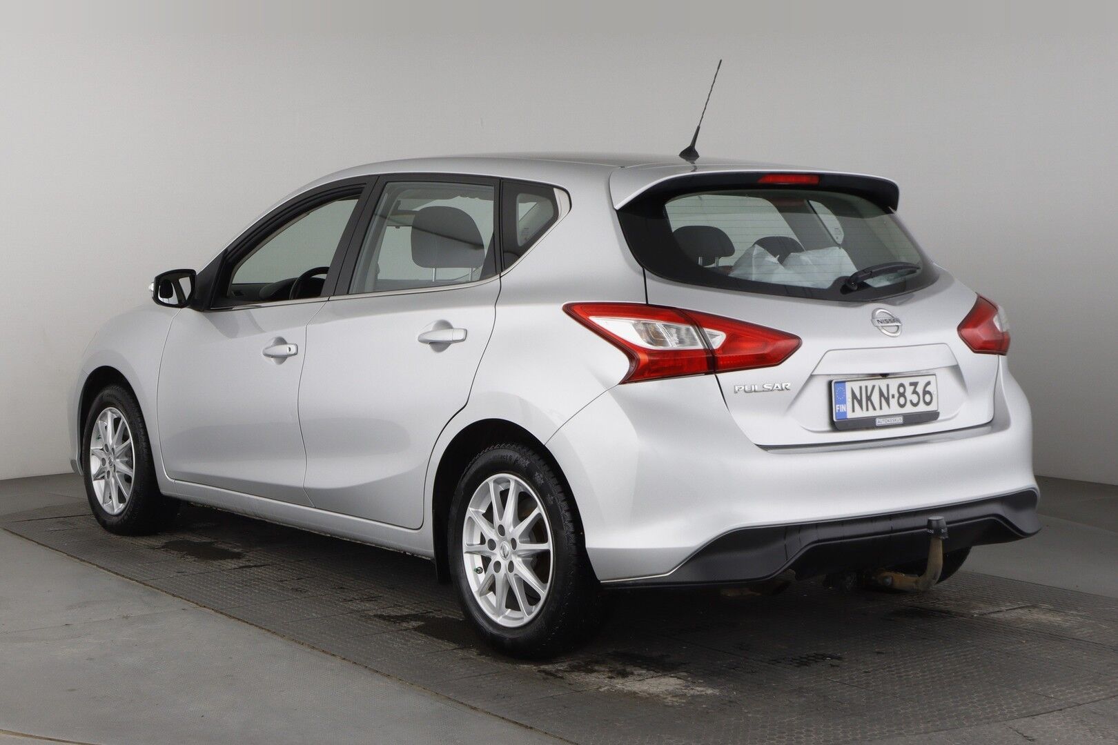 Nissan Pulsar iso kuva 3