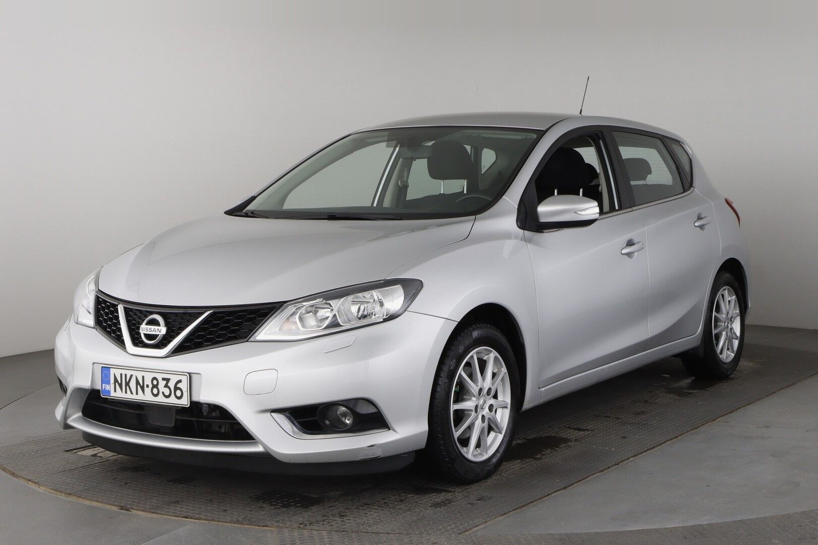 Nissan Pulsar iso kuva 0