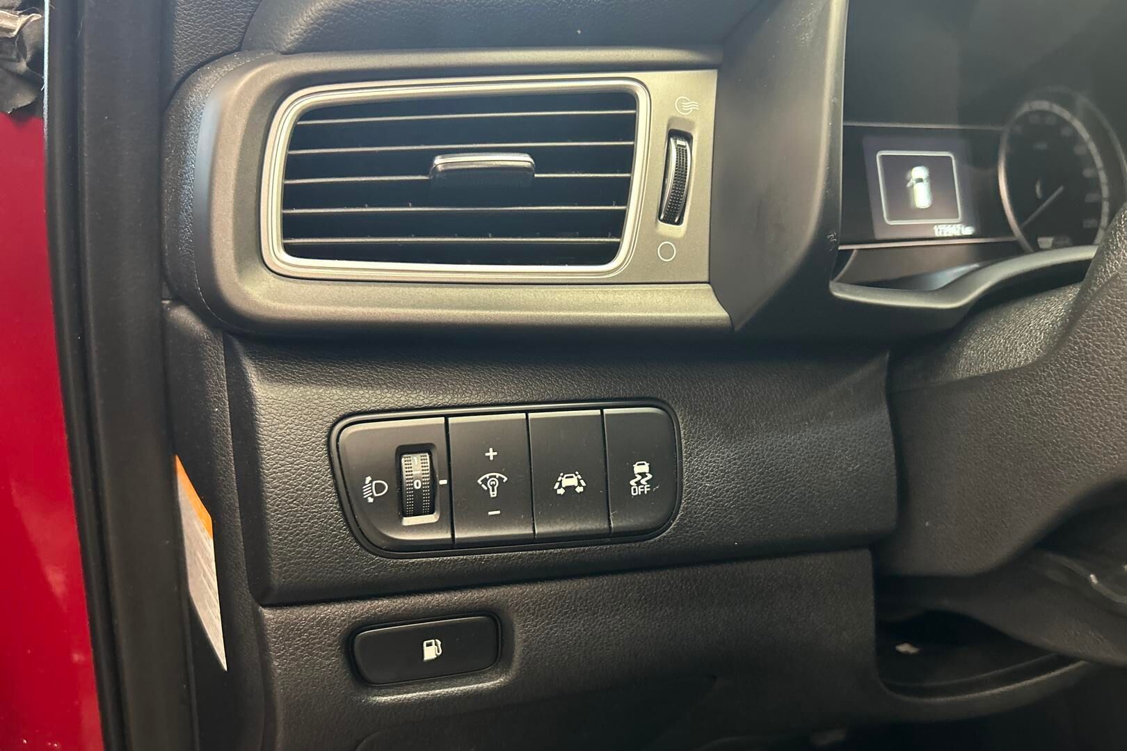 Kia Niro iso kuva 19