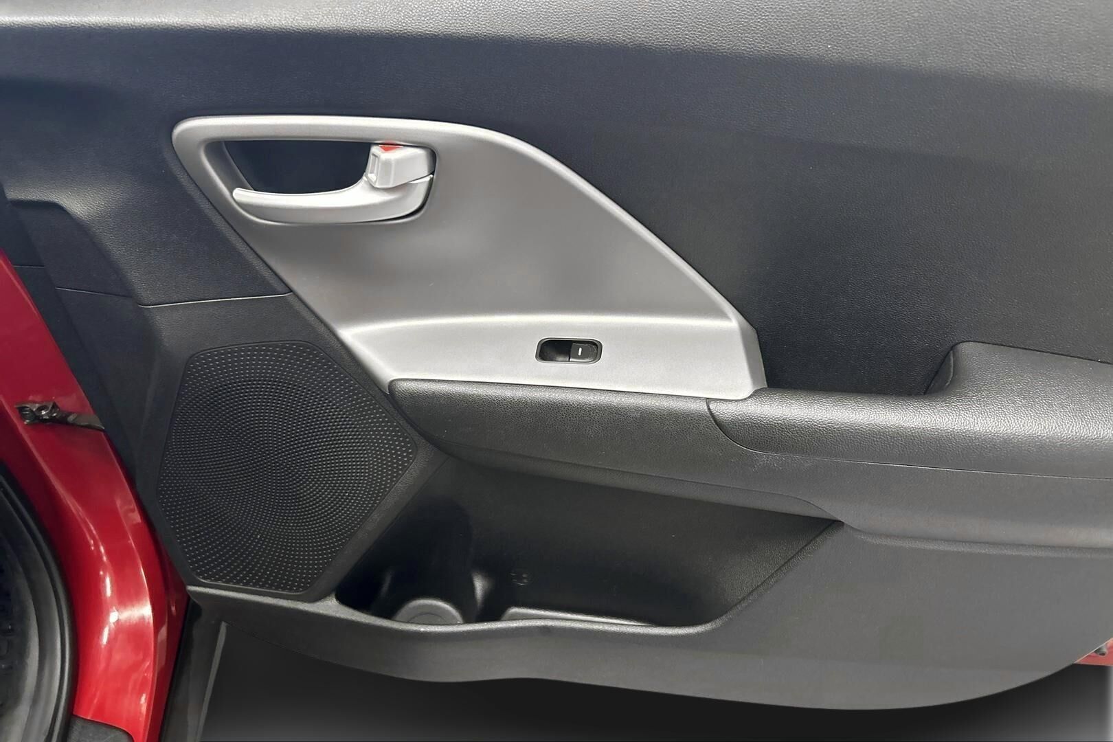 Kia Niro iso kuva 22