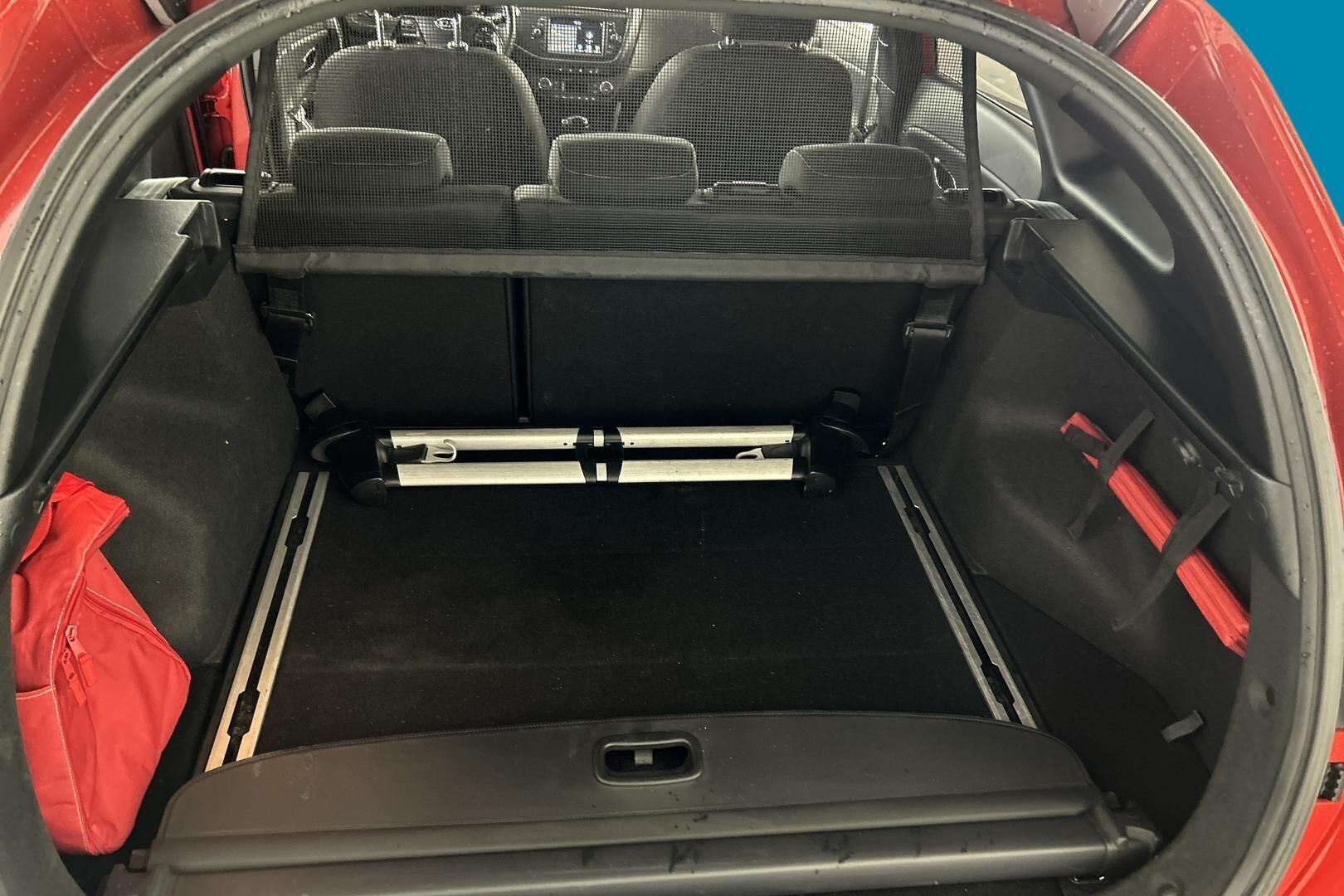 Kia cee'd iso kuva 11