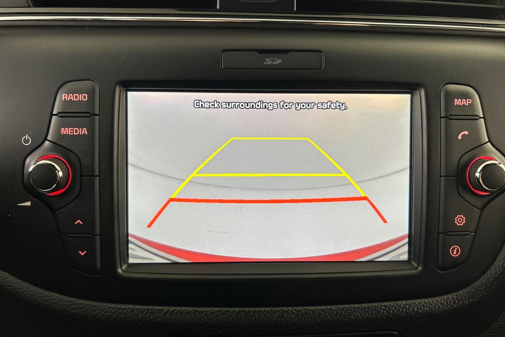 Kia cee'd iso kuva 16