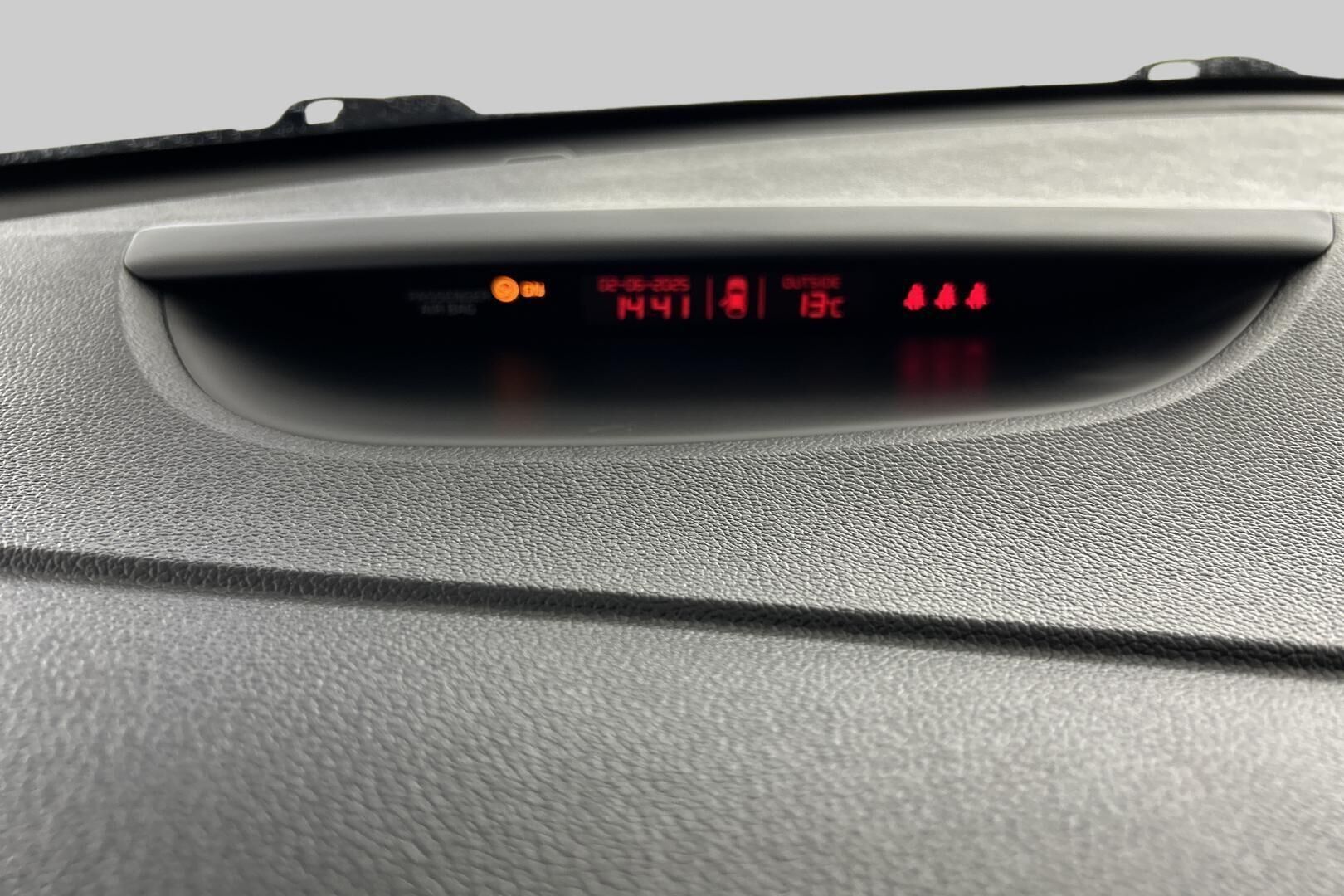 Kia cee'd iso kuva 17