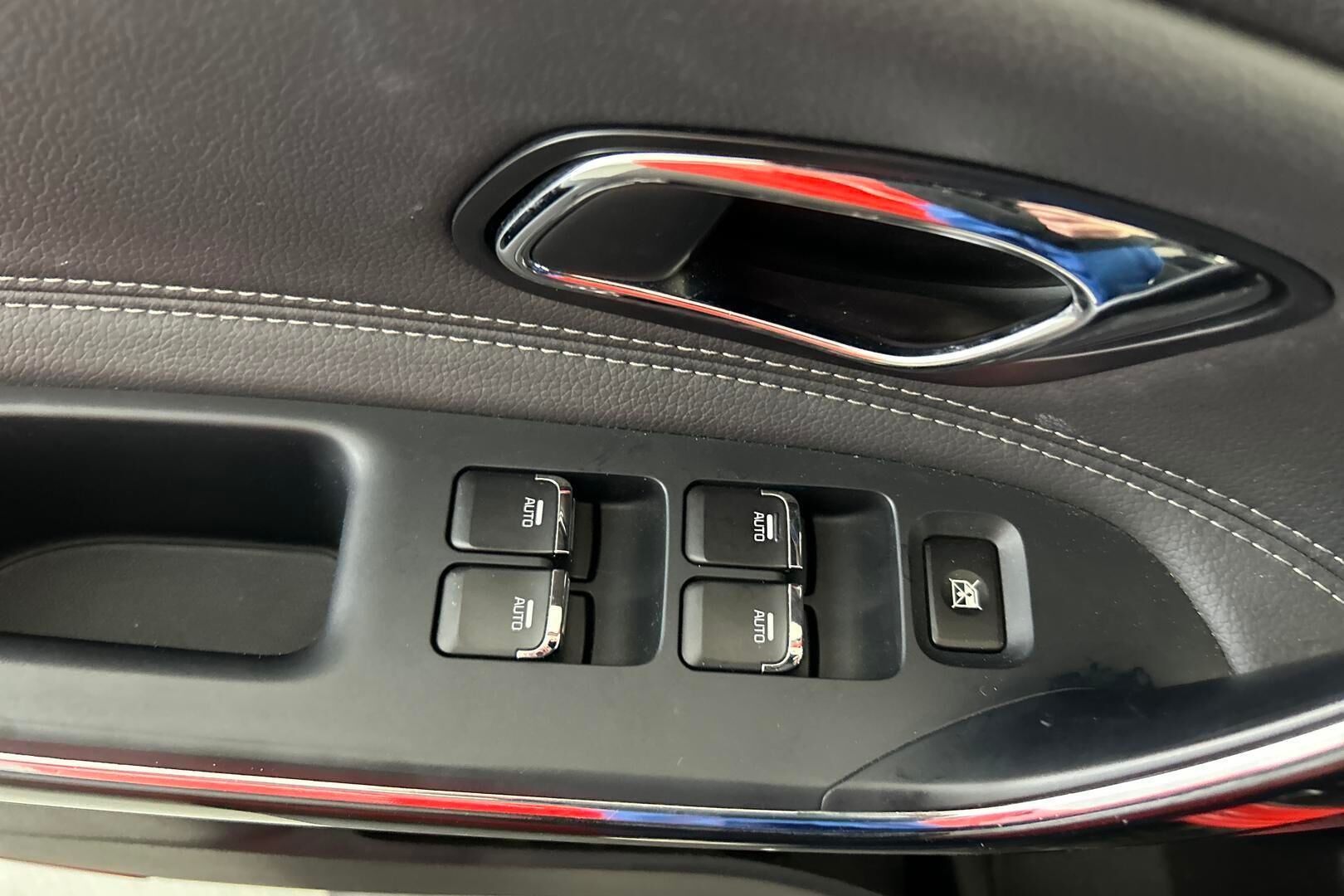 Kia cee'd iso kuva 23