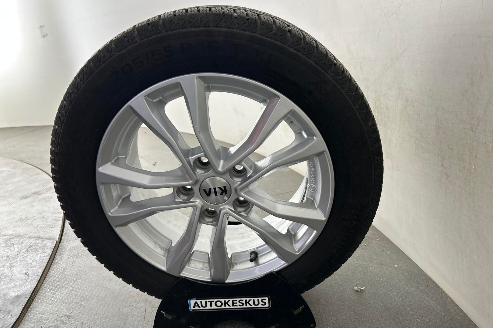 Kia cee'd iso kuva 24