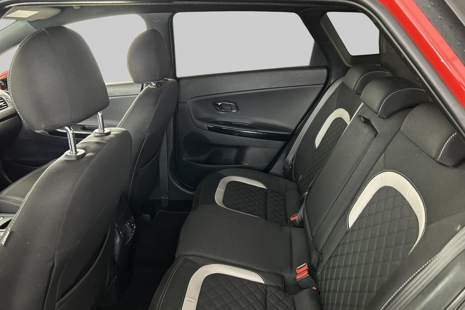Kia cee'd iso kuva 9