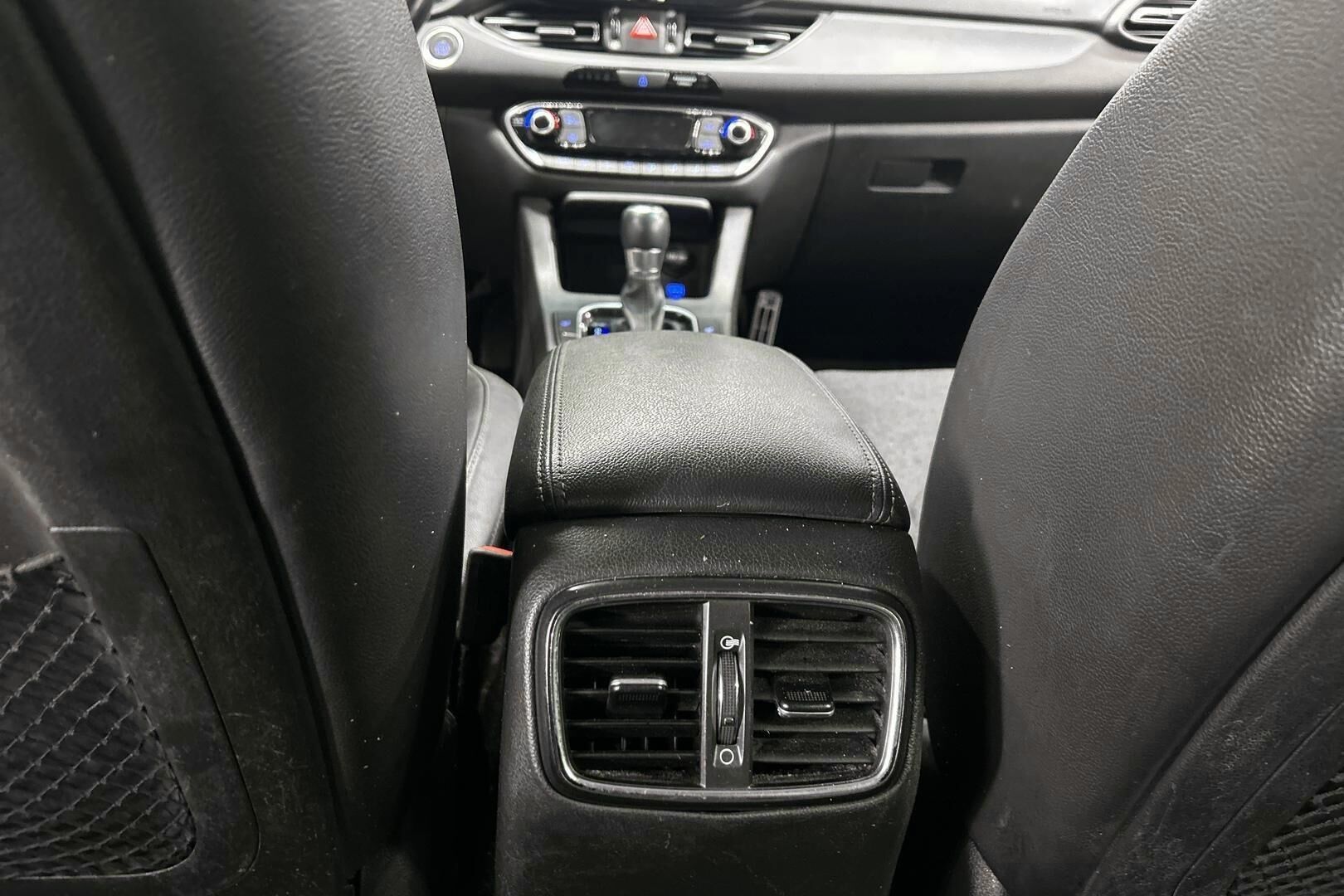 Hyundai i30 Wagon iso kuva 14