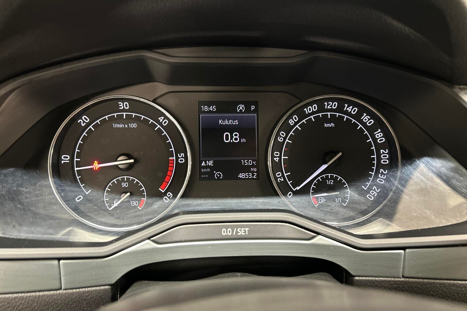 Skoda Superb iso kuva 11