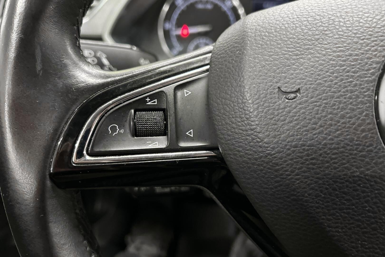 Skoda Superb iso kuva 14