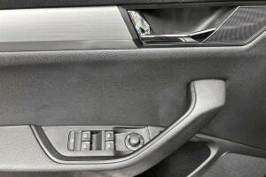 Skoda Superb esikatselu 23