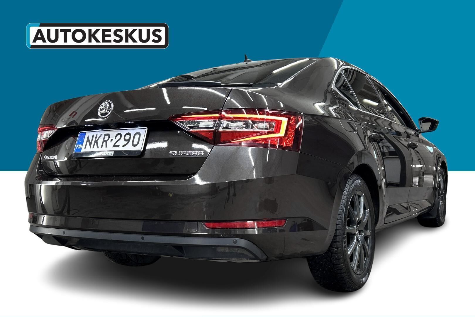 Skoda Superb iso kuva 4