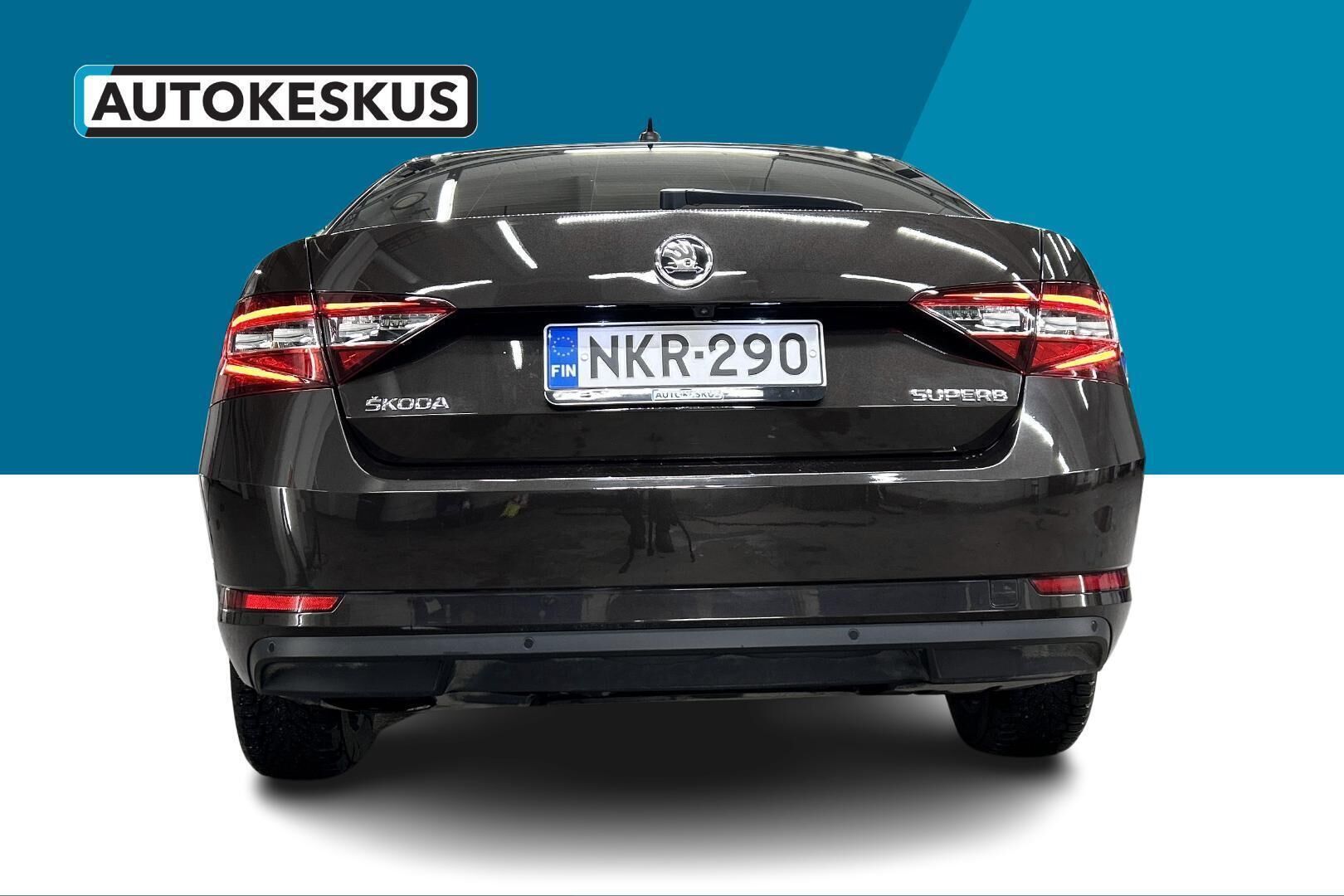 Skoda Superb iso kuva 5