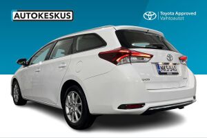Toyota Auris esikatselu 6