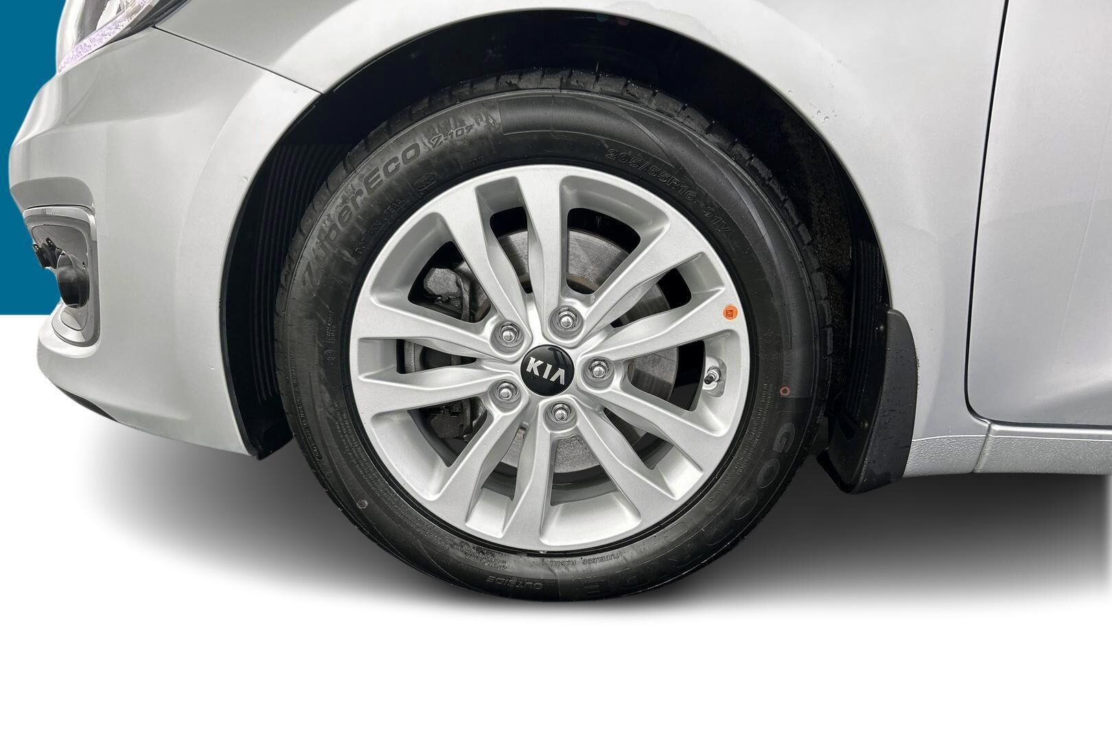 Kia cee'd iso kuva 13