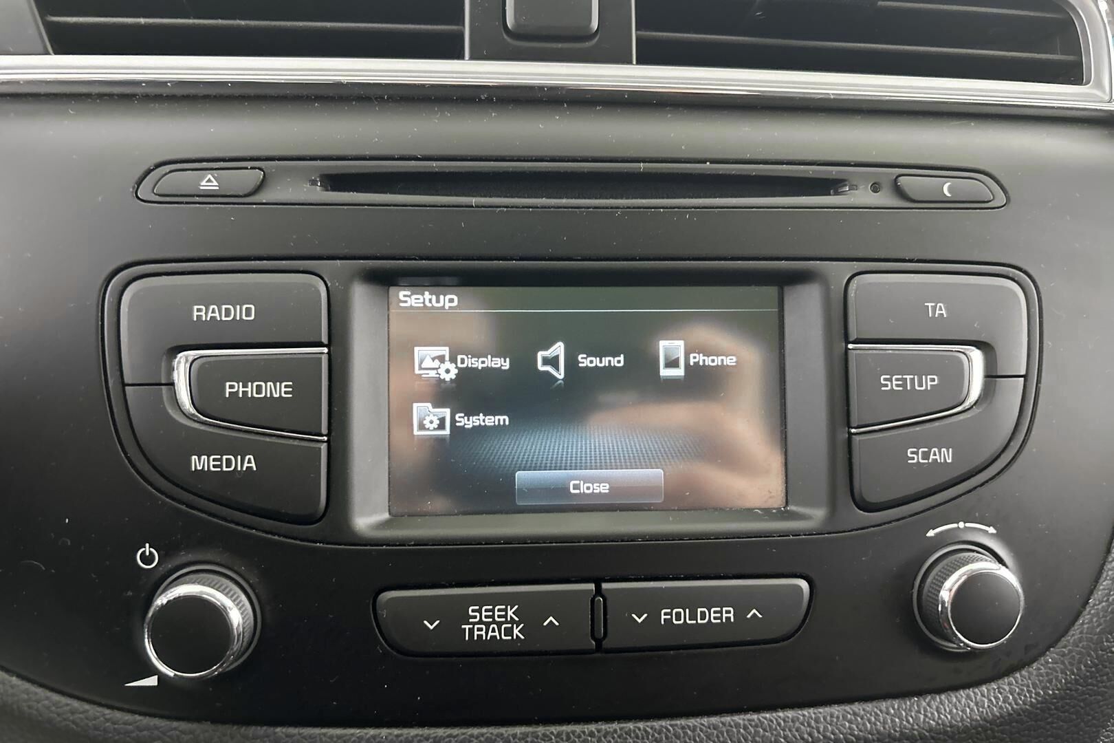 Kia cee'd iso kuva 16