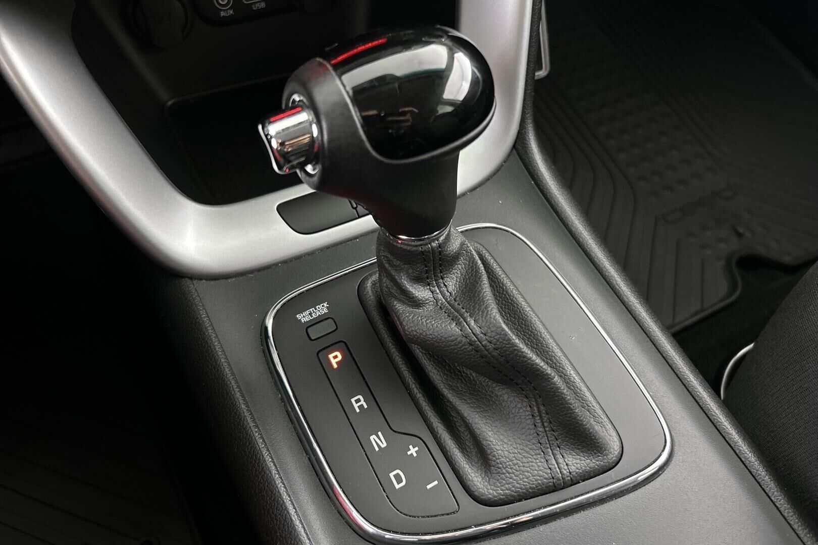 Kia cee'd iso kuva 19