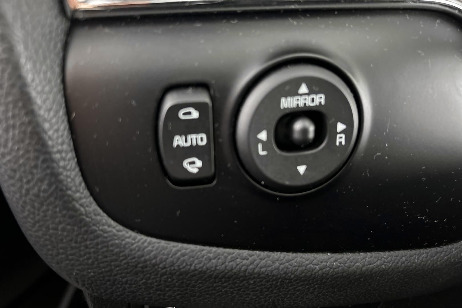 Kia cee'd iso kuva 24