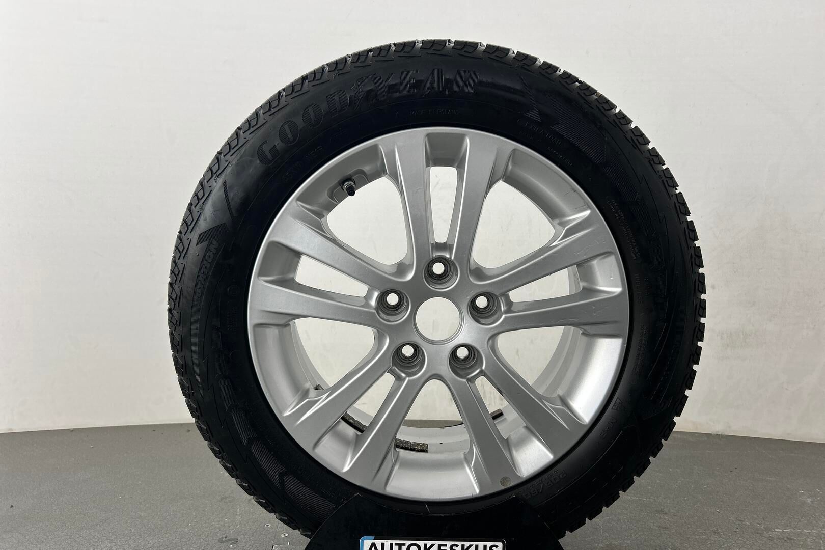 Kia cee'd iso kuva 27