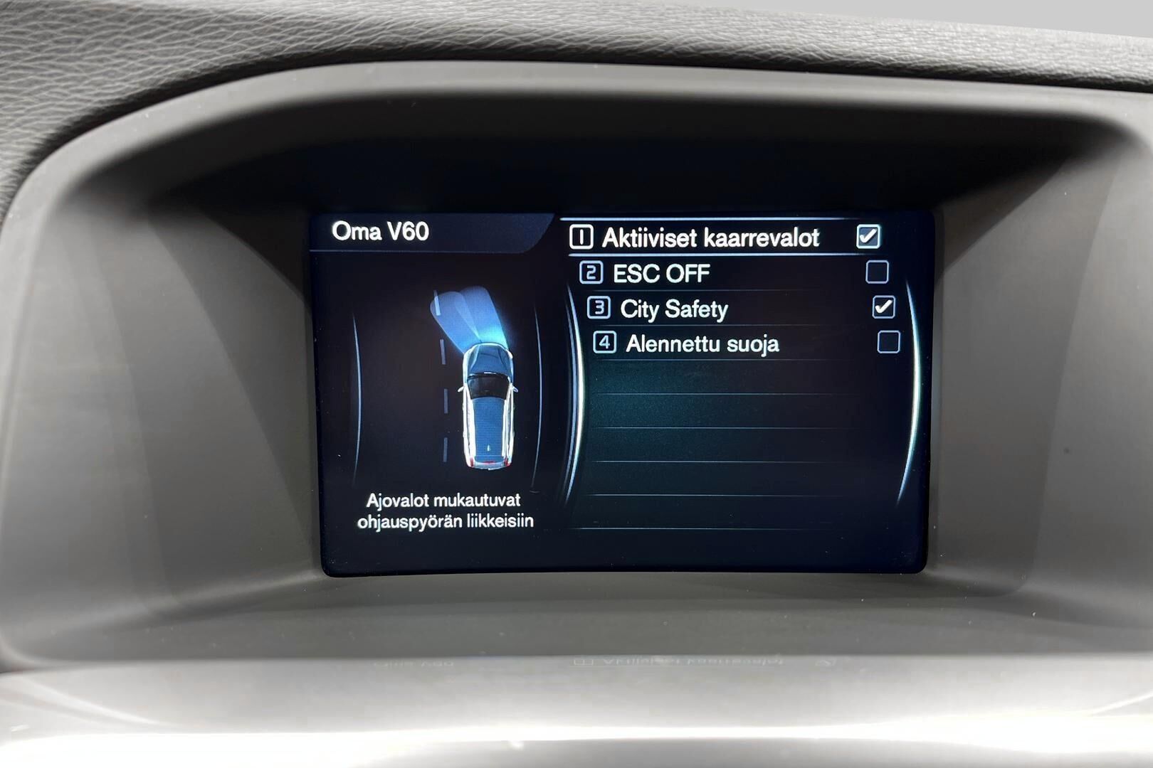 Volvo V60 iso kuva 14