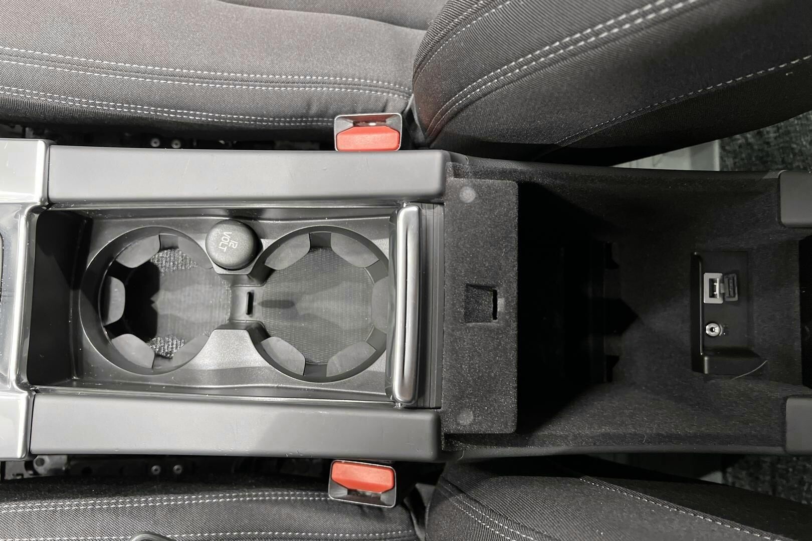 Volvo V60 iso kuva 19