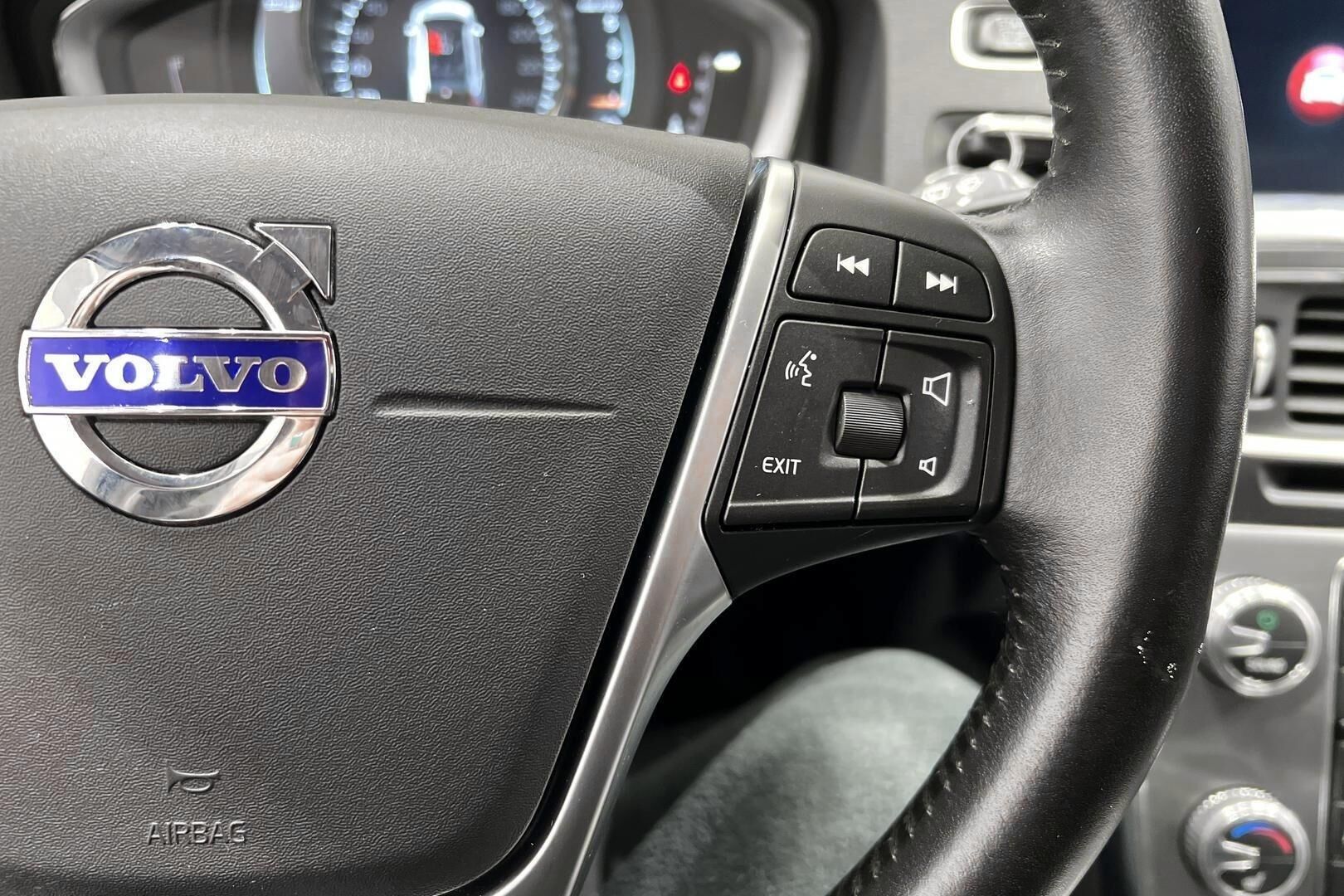 Volvo V60 iso kuva 30