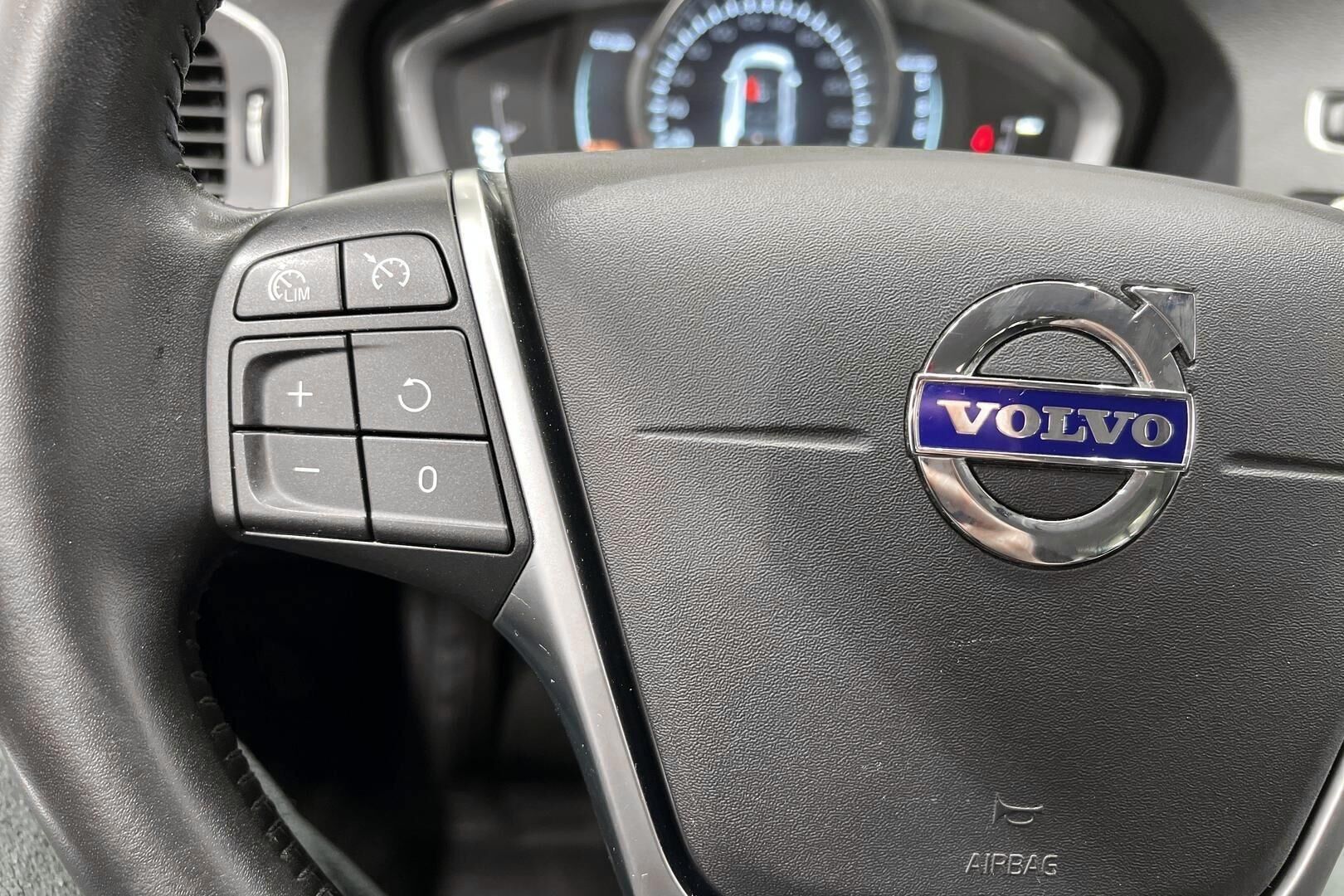 Volvo V60 iso kuva 20