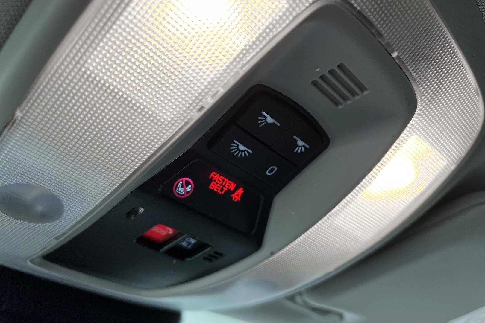 Volvo V60 iso kuva 32