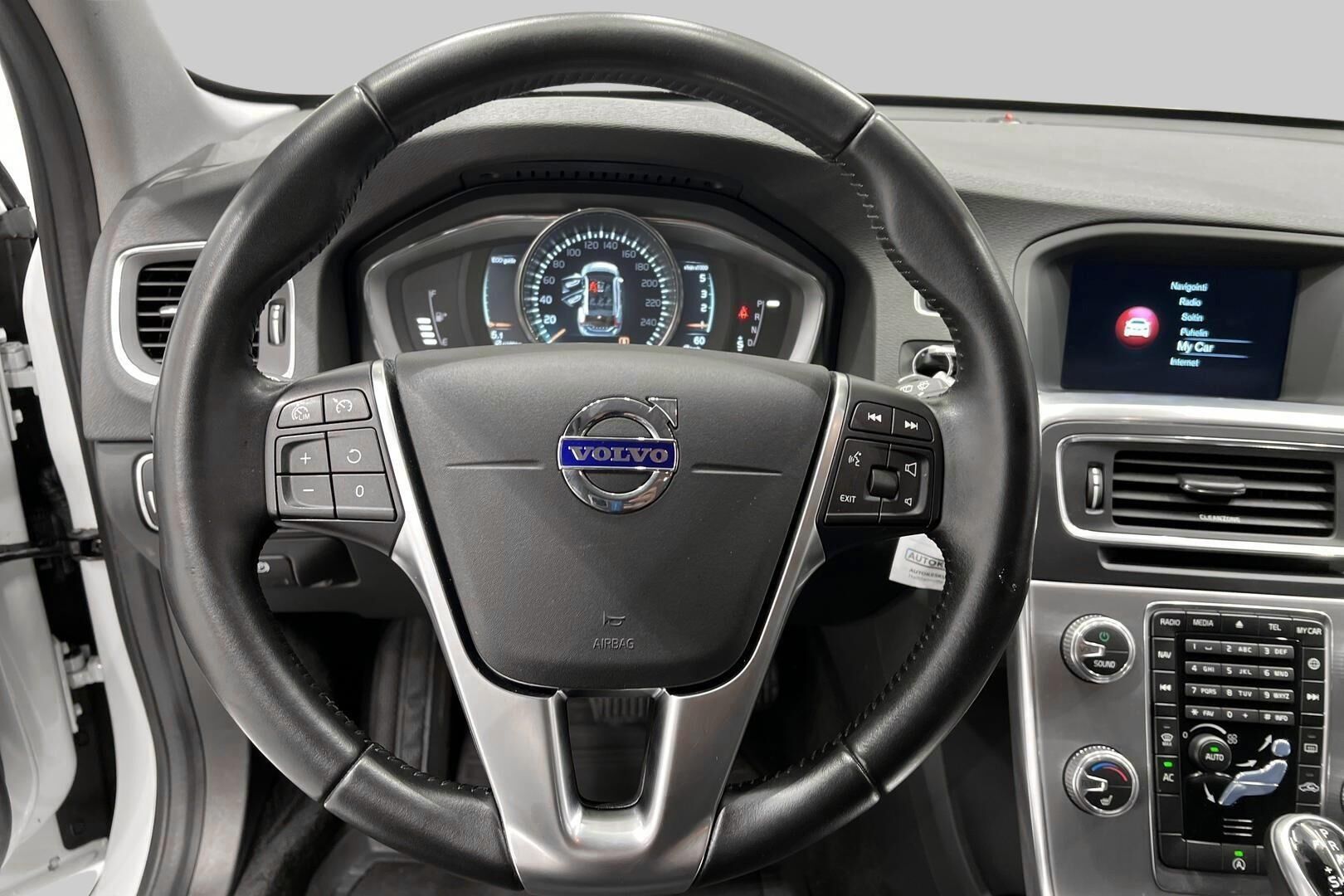 Volvo V60 iso kuva 33