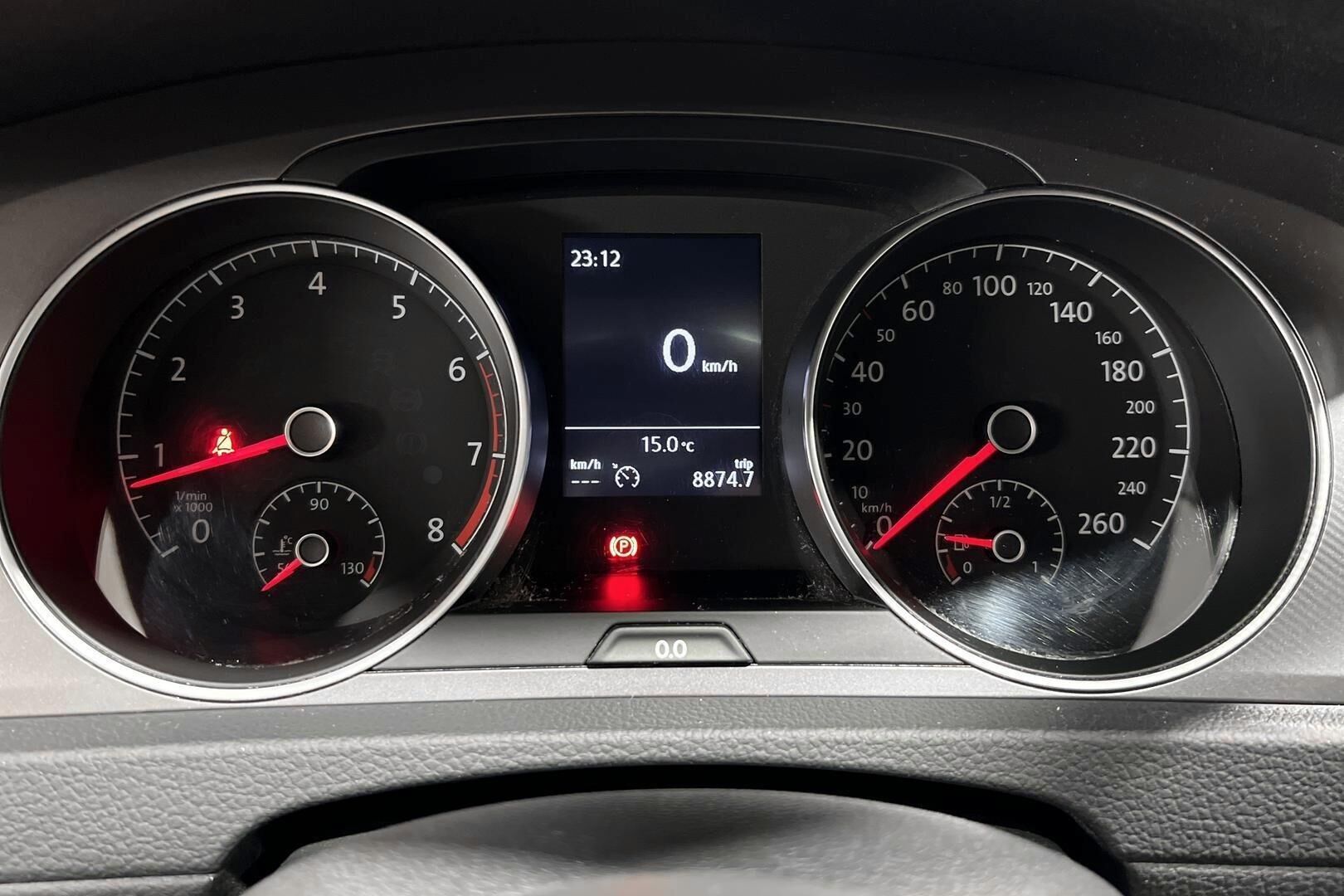 Volkswagen Golf iso kuva 14