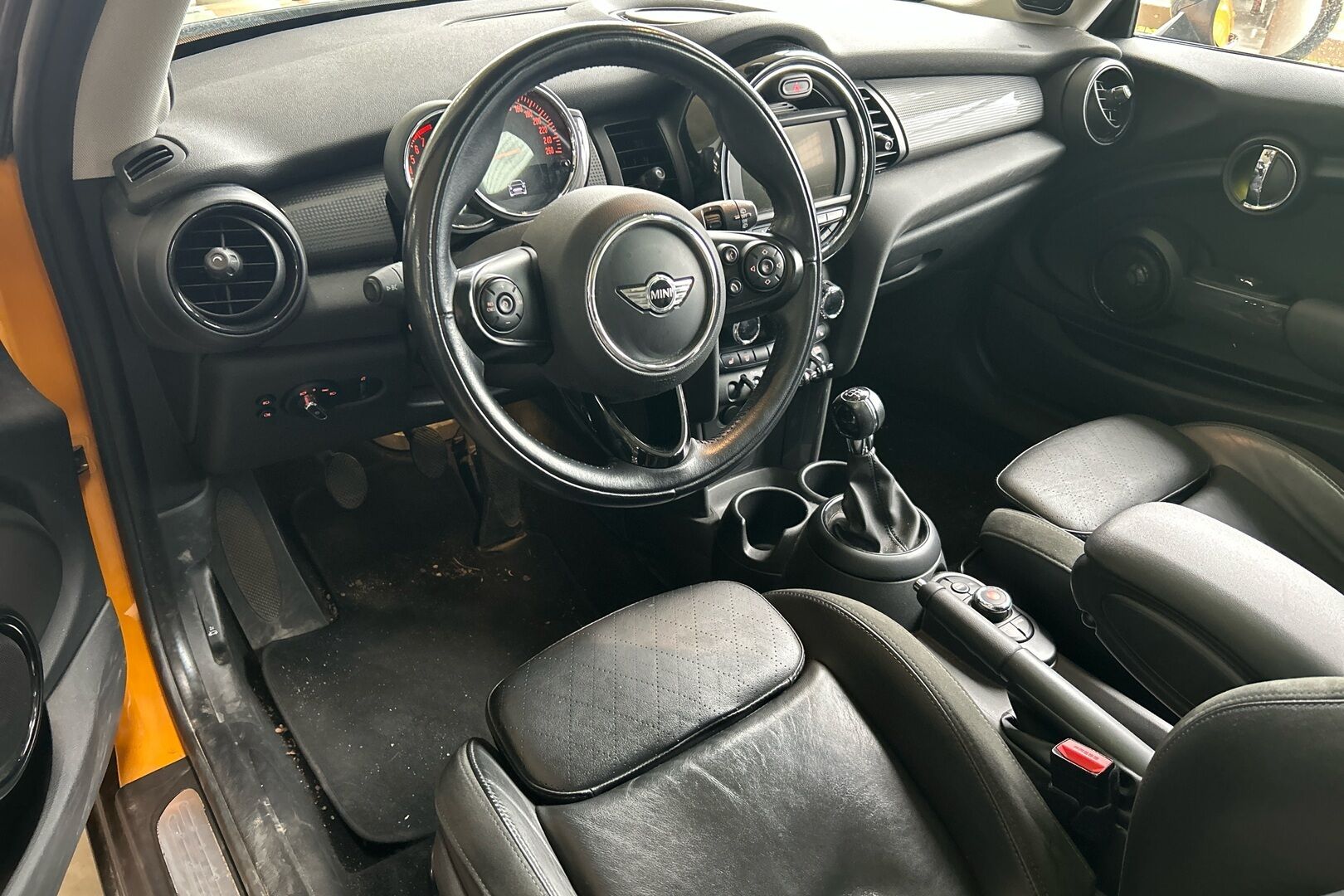 MINI Hatchback iso kuva 1