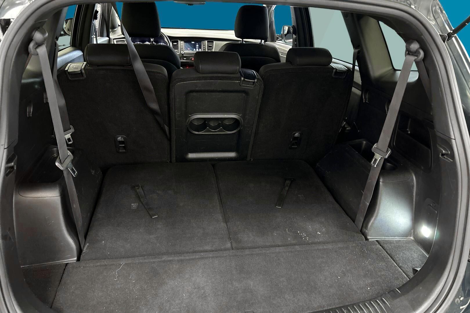 Kia Carens iso kuva 11